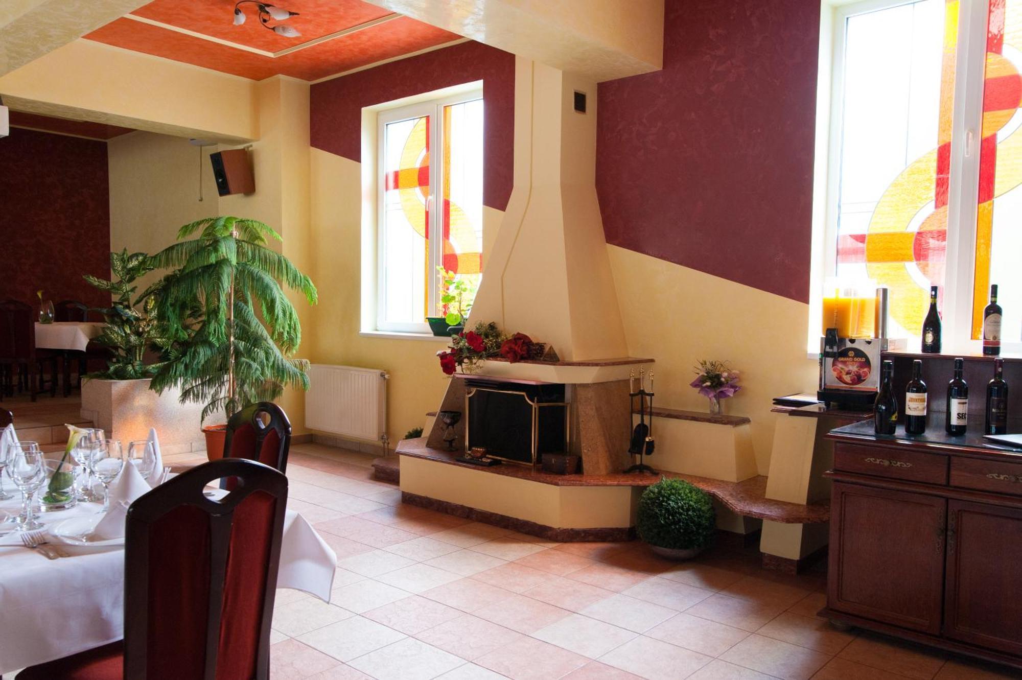 Hotel Melody Oradea Exterior foto