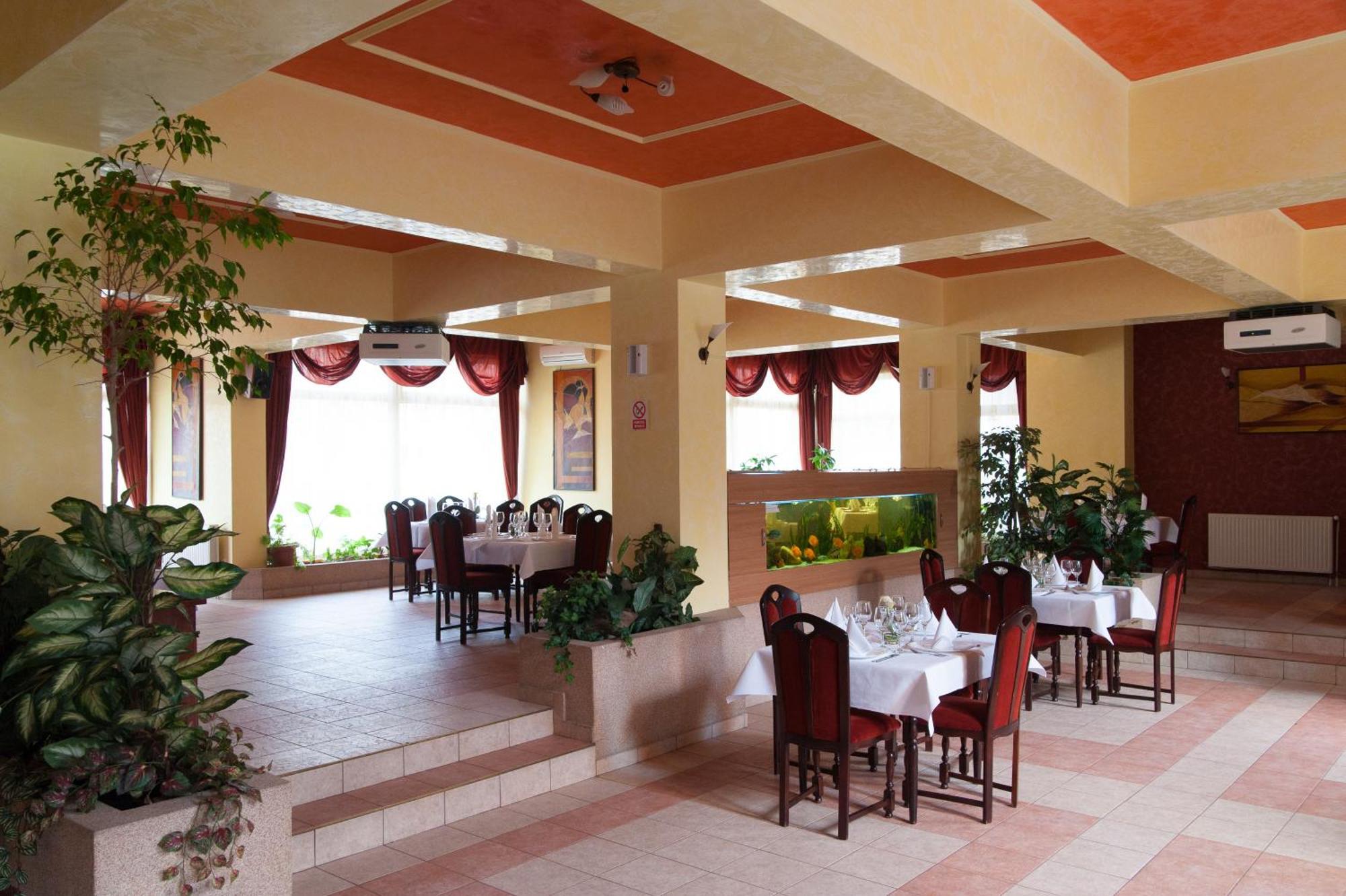 Hotel Melody Oradea Exterior foto