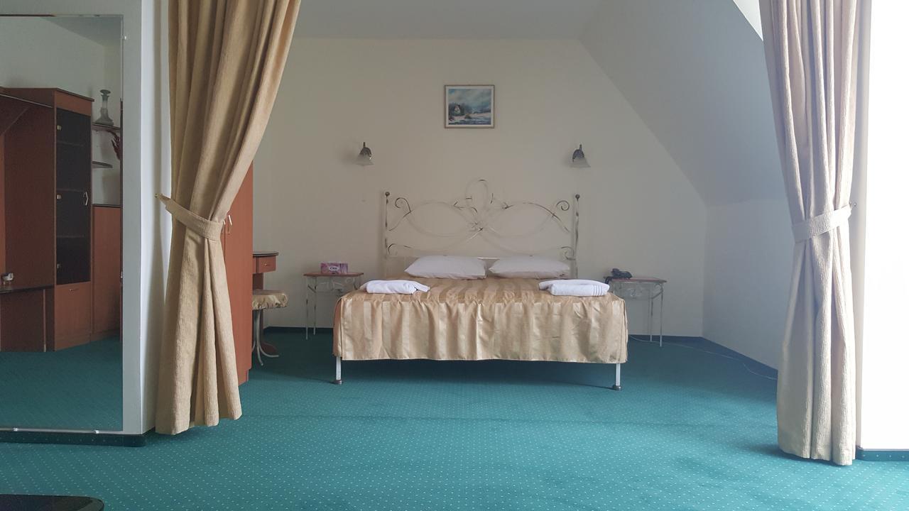 Hotel Melody Oradea Exterior foto